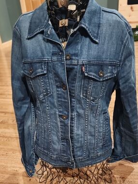 Levi's Womens Blue Faded Denim Trucker Jacket